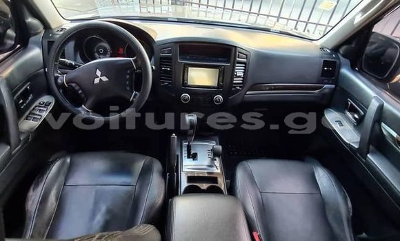 Sayi Na hannu Mitsubishi Pajero Sauran Mota in Libreville a estuary Sayi Na hannu Mitsubishi Pajero Sauran Mota in Libreville a estuary