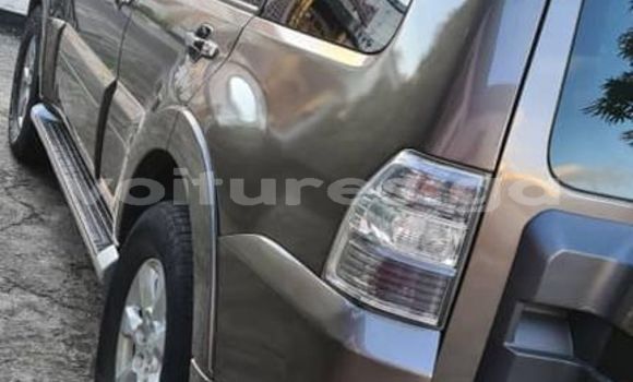 Sayi Na hannu Mitsubishi Pajero Sauran Mota in Libreville a estuary Sayi Na hannu Mitsubishi Pajero Sauran Mota in Libreville a estuary