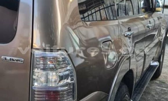 Sayi Na hannu Mitsubishi Pajero Sauran Mota in Libreville a estuary Sayi Na hannu Mitsubishi Pajero Sauran Mota in Libreville a estuary