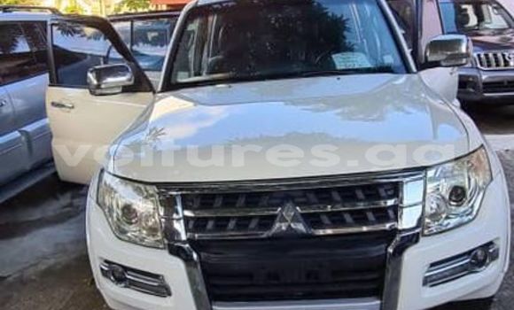 Sayi Na hannu Mitsubishi Pajero White Mota in Libreville a estuary Sayi Na hannu Mitsubishi Pajero White Mota in Libreville a estuary