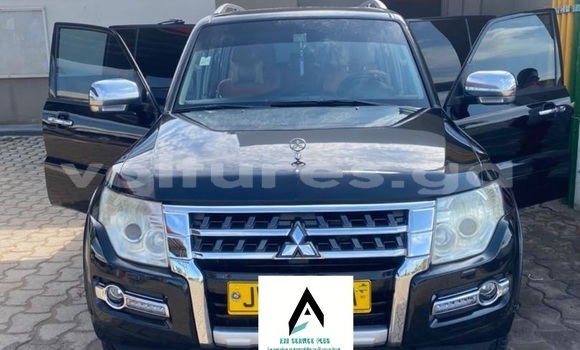 Sayi Imported Mitsubishi Pajero Black Mota in Libreville a estuary