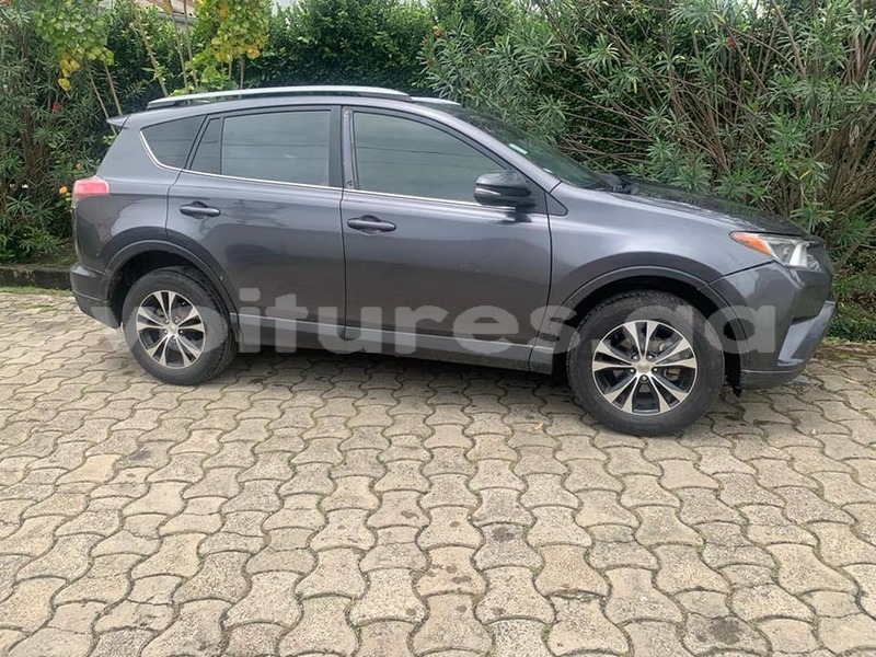 Big with watermark toyota rav4 estuaire libreville 7759