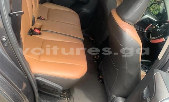 Acheter Occasion Voiture Toyota RAV4 Noir à Libreville, Estuaire Acheter Occasion Voiture Toyota RAV4 Noir à Libreville, Estuaire