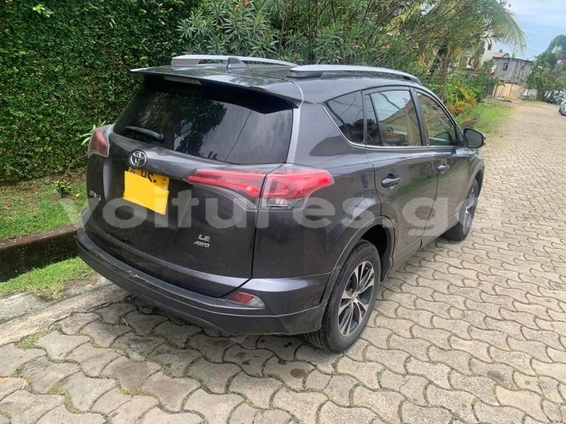 Big with watermark toyota rav4 estuaire libreville 7759