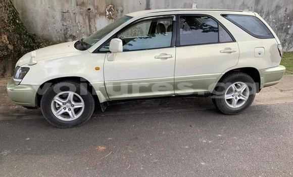 Acheter Occasion Voiture Toyota Harrier Blanc à Libreville, Estuaire