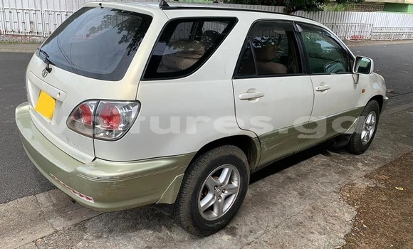 Acheter Occasion Voiture Toyota Harrier Blanc à Libreville, Estuaire Acheter Occasion Voiture Toyota Harrier Blanc à Libreville, Estuaire