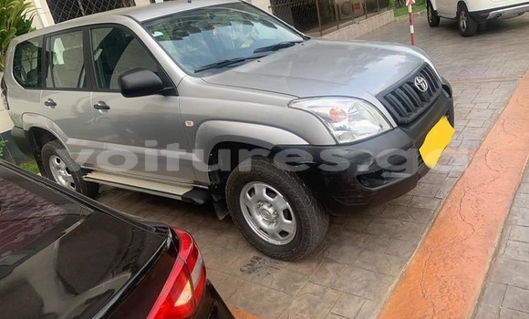 Acheter Occasion Voiture Toyota Land Cruiser Prado Gris à Libreville, Estuaire Acheter Occasion Voiture Toyota Land Cruiser Prado Gris à Libreville, Estuaire