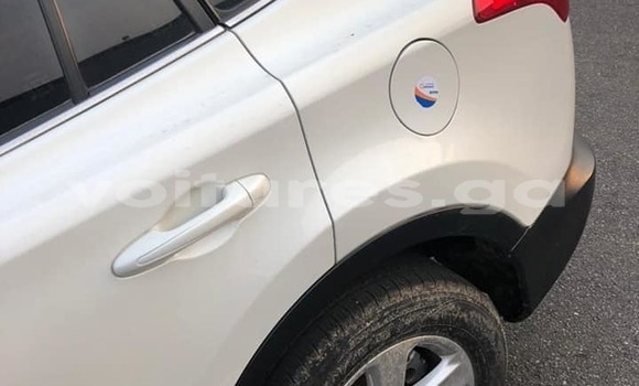 Acheter Occasion Voiture Toyota RAV4 Blanc à Libreville, Estuaire Acheter Occasion Voiture Toyota RAV4 Blanc à Libreville, Estuaire