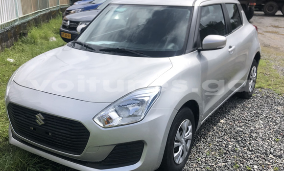 Sayi Na hannu Suzuki Swift Azurfa Mota in Libreville a estuary
