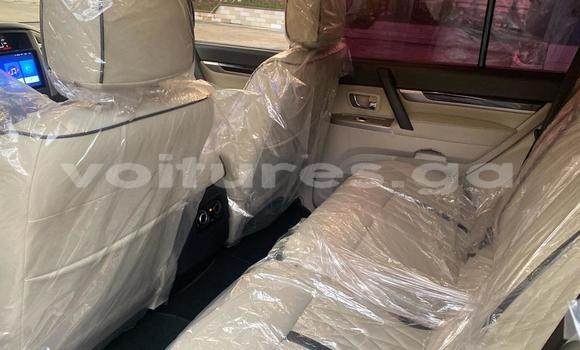 Sayi Na hannu Mitsubishi Pajero M Mota in Libreville a estuary Sayi Na hannu Mitsubishi Pajero M Mota in Libreville a estuary