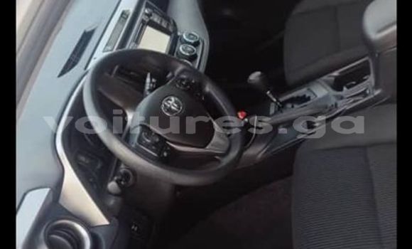 Acheter Occasion Voiture Toyota RAV4 Blanc à Port–Gentil, Ogooué-Maritime Acheter Occasion Voiture Toyota RAV4 Blanc à Port–Gentil, Ogooué-Maritime