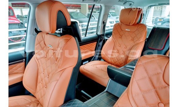 Acheter Import Voiture Toyota Land Cruiser Noir à Import - Dubai, Estuaire Acheter Import Voiture Toyota Land Cruiser Noir à Import - Dubai, Estuaire