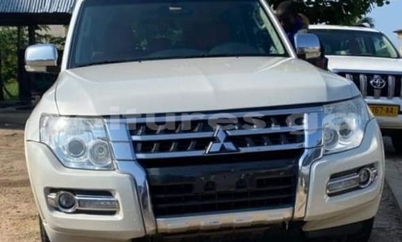 Acheter Occasion Voiture Mitsubishi Pajero Blanc à Port–Gentil, Ogooué-Maritime Acheter Occasion Voiture Mitsubishi Pajero Blanc à Port–Gentil, Ogooué-Maritime