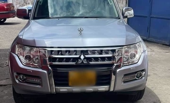 Acheter Occasion Voiture Mitsubishi Pajero Gris à Port–Gentil, Ogooué-Maritime Acheter Occasion Voiture Mitsubishi Pajero Gris à Port–Gentil, Ogooué-Maritime