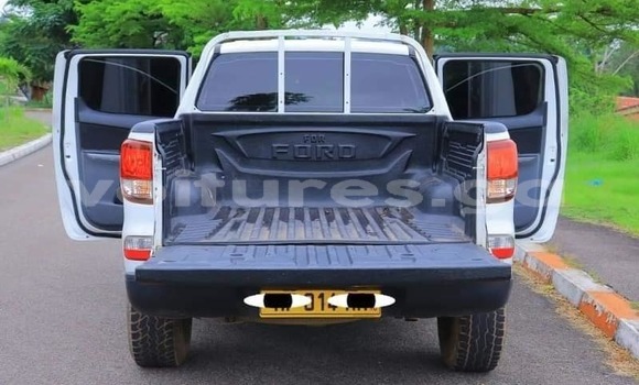 Acheter Occasion Voiture Mazda BT-50 Blanc à Libreville, Estuaire Acheter Occasion Voiture Mazda BT-50 Blanc à Libreville, Estuaire