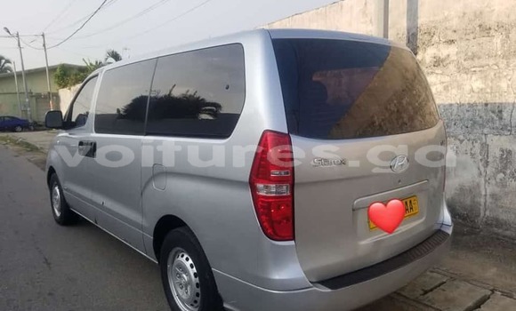 Acheter Occasion Voiture Hyundai H1 Gris à Libreville, Estuaire Acheter Occasion Voiture Hyundai H1 Gris à Libreville, Estuaire