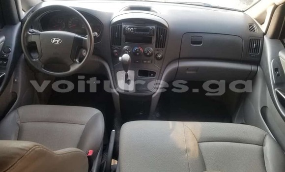 Acheter Occasion Voiture Hyundai H1 Gris à Libreville, Estuaire Acheter Occasion Voiture Hyundai H1 Gris à Libreville, Estuaire