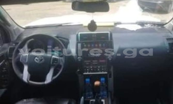 Acheter Occasion Voiture Toyota Land Cruiser Prado Blanc à Libreville, Estuaire Acheter Occasion Voiture Toyota Land Cruiser Prado Blanc à Libreville, Estuaire