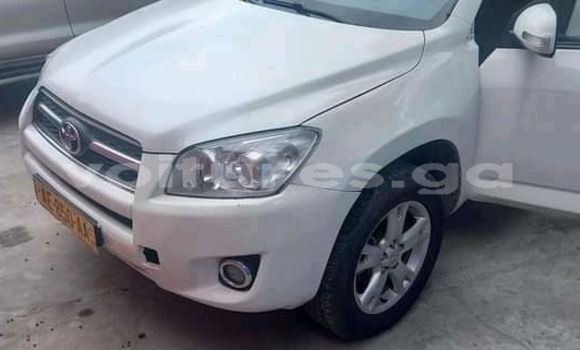 Acheter Occasion Voiture Toyota RAV4 Blanc à Libreville, Estuaire Acheter Occasion Voiture Toyota RAV4 Blanc à Libreville, Estuaire