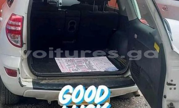 Acheter Occasion Voiture Toyota RAV4 Blanc à Libreville, Estuaire Acheter Occasion Voiture Toyota RAV4 Blanc à Libreville, Estuaire
