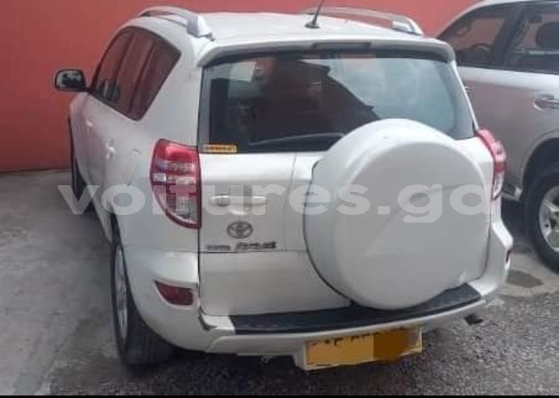 Big with watermark toyota rav4 estuaire libreville 7834