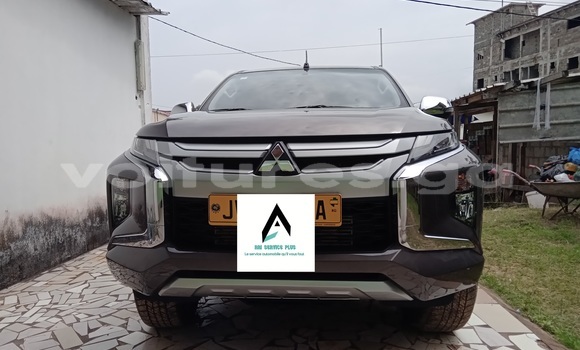 Sayi Imported Mitsubishi Montero Brown Mota in Libreville a estuary Sayi Imported Mitsubishi Montero Brown Mota in Libreville a estuary