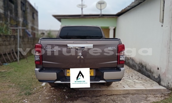 Sayi Imported Mitsubishi Montero Brown Mota in Libreville a estuary Sayi Imported Mitsubishi Montero Brown Mota in Libreville a estuary