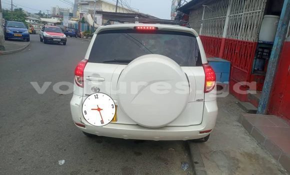 Acheter Occasion Voiture Toyota RAV4 Blanc à Libreville, Estuaire Acheter Occasion Voiture Toyota RAV4 Blanc à Libreville, Estuaire