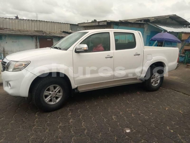 Big with watermark toyota hilux estuaire libreville 7849