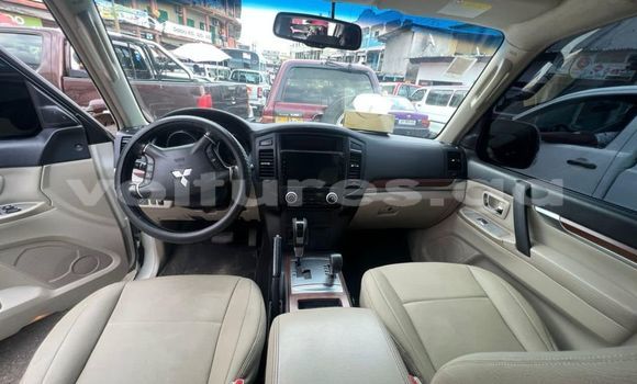 Acheter Occasion Voiture Mitsubishi Pajero Blanc à Libreville, Estuaire Acheter Occasion Voiture Mitsubishi Pajero Blanc à Libreville, Estuaire