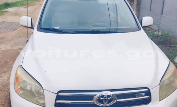 Acheter Occasion Voiture Toyota RAV4 Blanc à Libreville, Estuaire Acheter Occasion Voiture Toyota RAV4 Blanc à Libreville, Estuaire