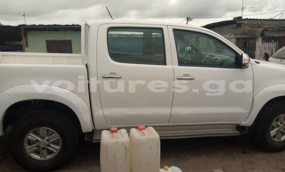Acheter Occasion Voiture Toyota Hilux Blanc à Libreville, Estuaire Acheter Occasion Voiture Toyota Hilux Blanc à Libreville, Estuaire