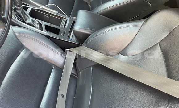 Sayi Na hannu Hyundai Sonata White Mota in Libreville a estuary Sayi Na hannu Hyundai Sonata White Mota in Libreville a estuary