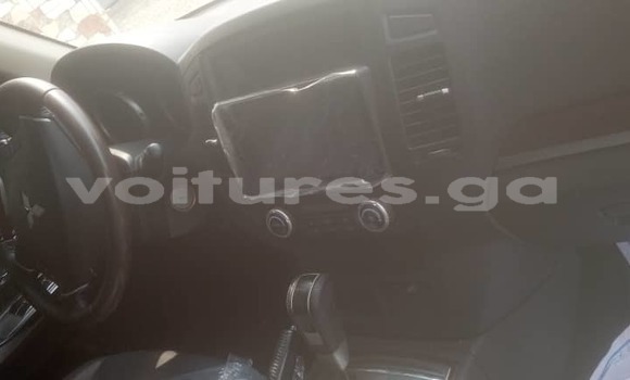 Buy Used Mitsubishi Pajero Silver Car in Libreville in Estuary Buy Used Mitsubishi Pajero Silver Car in Libreville in Estuary