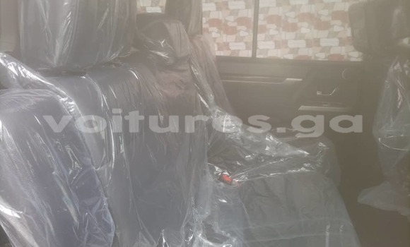 Buy Used Mitsubishi Pajero Silver Car in Libreville in Estuary Buy Used Mitsubishi Pajero Silver Car in Libreville in Estuary