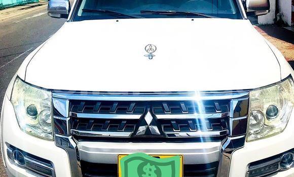 Acheter Occasion Voiture Mitsubishi Pajero Blanc à Libreville, Estuaire Acheter Occasion Voiture Mitsubishi Pajero Blanc à Libreville, Estuaire