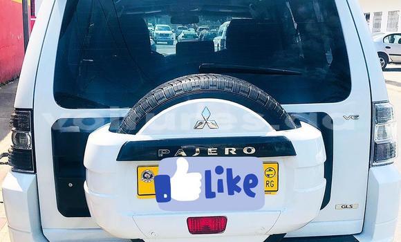 Acheter Occasion Voiture Mitsubishi Pajero Blanc à Libreville, Estuaire Acheter Occasion Voiture Mitsubishi Pajero Blanc à Libreville, Estuaire