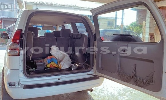 Acheter Occasion Voiture Toyota Land Cruiser Prado Blanc à Libreville, Estuaire Acheter Occasion Voiture Toyota Land Cruiser Prado Blanc à Libreville, Estuaire