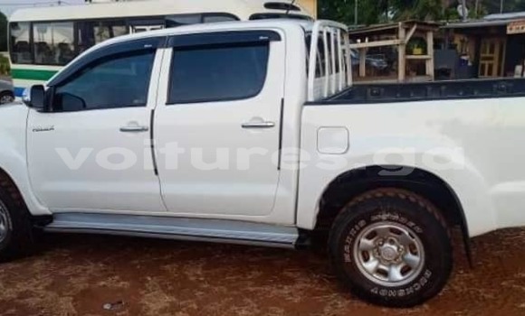 Acheter Occasion Voiture Toyota Hilux Blanc à Port–Gentil, Ogooué-Maritime Acheter Occasion Voiture Toyota Hilux Blanc à Port–Gentil, Ogooué-Maritime