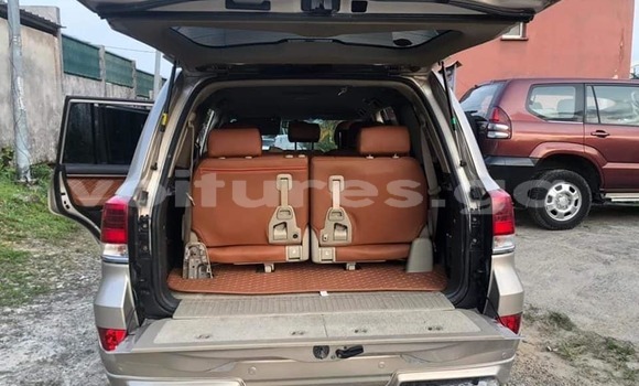 Acheter Occasion Voiture Toyota Land Cruiser Marron à Port–Gentil, Ogooué-Maritime Acheter Occasion Voiture Toyota Land Cruiser Marron à Port–Gentil, Ogooué-Maritime
