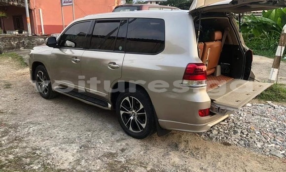 Acheter Occasion Voiture Toyota Land Cruiser Marron à Port–Gentil, Ogooué-Maritime Acheter Occasion Voiture Toyota Land Cruiser Marron à Port–Gentil, Ogooué-Maritime