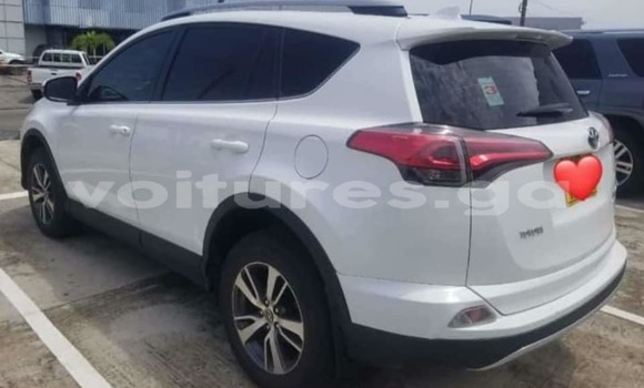 Acheter Occasion Voiture Toyota RAV4 Blanc à Libreville, Estuaire Acheter Occasion Voiture Toyota RAV4 Blanc à Libreville, Estuaire