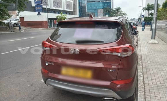 Sayi Imported Hyundai Tucson Red Mota in Libreville a estuary Sayi Imported Hyundai Tucson Red Mota in Libreville a estuary