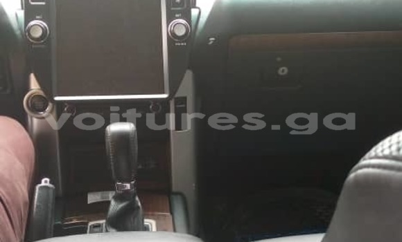 Acheter Occasion Voiture Toyota Land Cruiser Rouge à Libreville, Estuaire Acheter Occasion Voiture Toyota Land Cruiser Rouge à Libreville, Estuaire