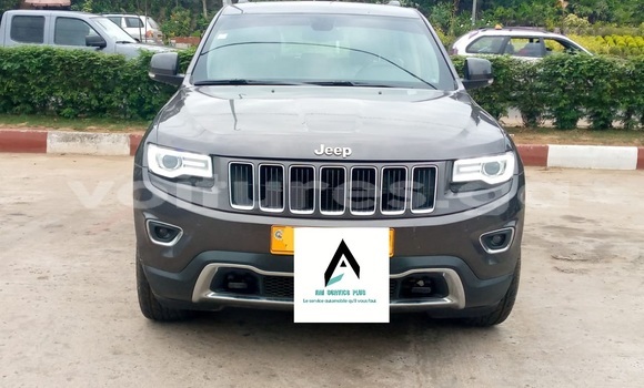 Sayi Na hannu Jeep Grand Cherokee Brown Mota in Libreville a estuary Sayi Na hannu Jeep Grand Cherokee Brown Mota in Libreville a estuary