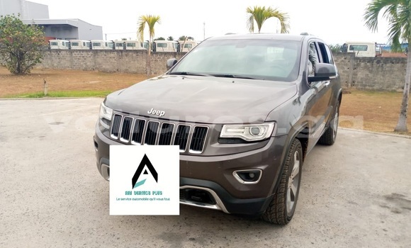 Sayi Na hannu Jeep Grand Cherokee Brown Mota in Libreville a estuary Sayi Na hannu Jeep Grand Cherokee Brown Mota in Libreville a estuary
