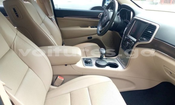 Sayi Na hannu Jeep Grand Cherokee Brown Mota in Libreville a estuary Sayi Na hannu Jeep Grand Cherokee Brown Mota in Libreville a estuary
