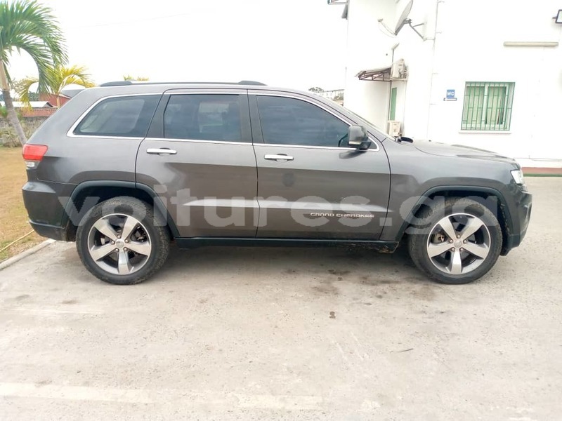 Big with watermark jeep grand cherokee estuaire libreville 7935