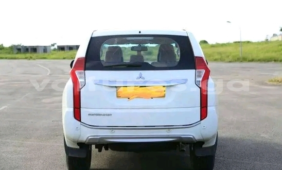 Acheter Occasion Voiture Mitsubishi Montero Sport Blanc à Libreville, Estuaire Acheter Occasion Voiture Mitsubishi Montero Sport Blanc à Libreville, Estuaire