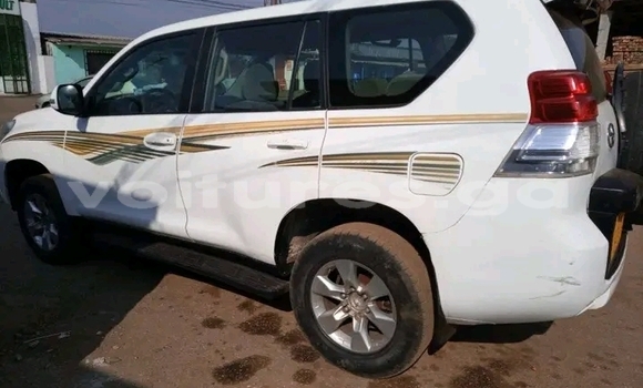 Acheter Occasion Voiture Toyota Prado Blanc à Libreville, Estuaire Acheter Occasion Voiture Toyota Prado Blanc à Libreville, Estuaire